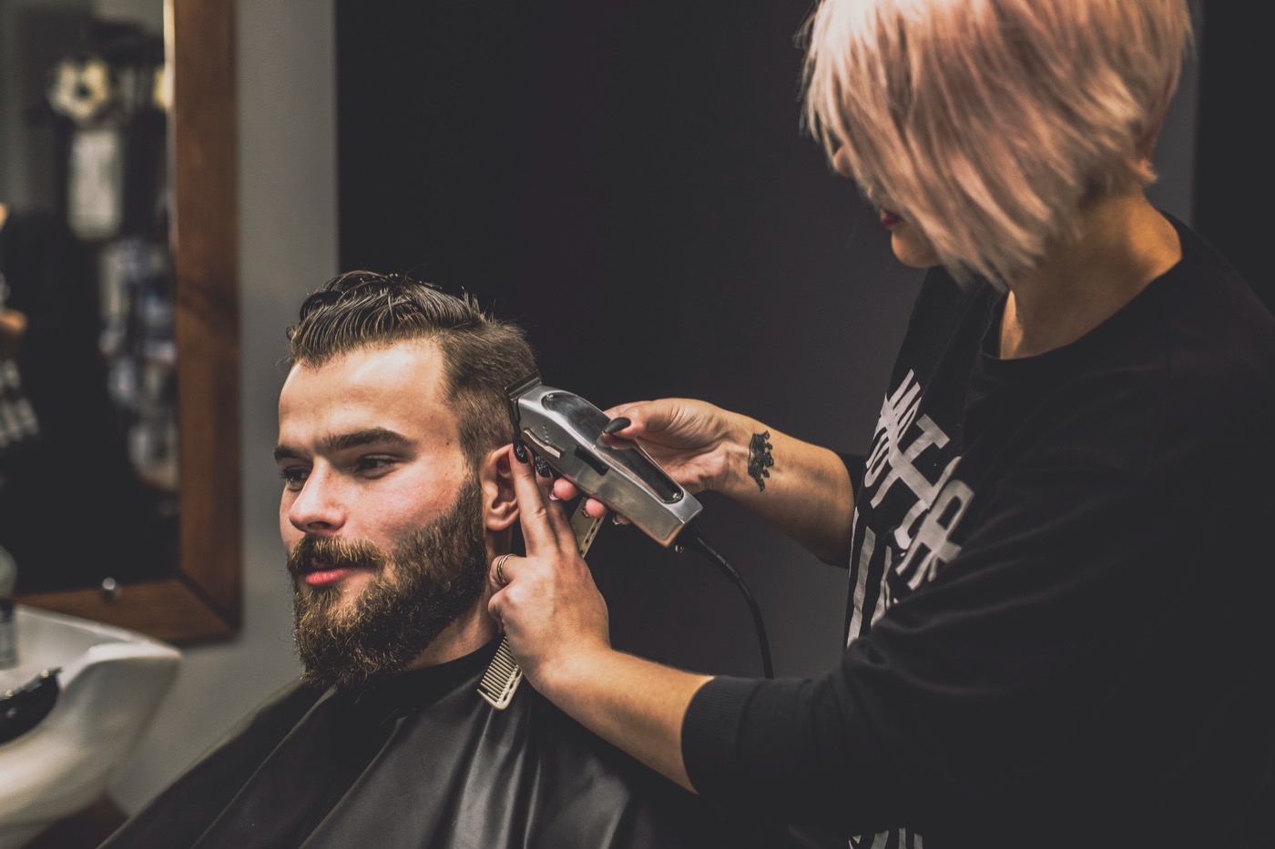 Dégradé à la tondeuse — coupe homme Fréjus
